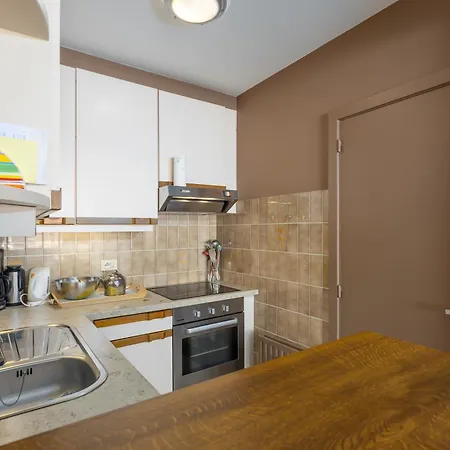 Daire Lecomte - Seaside 168 *