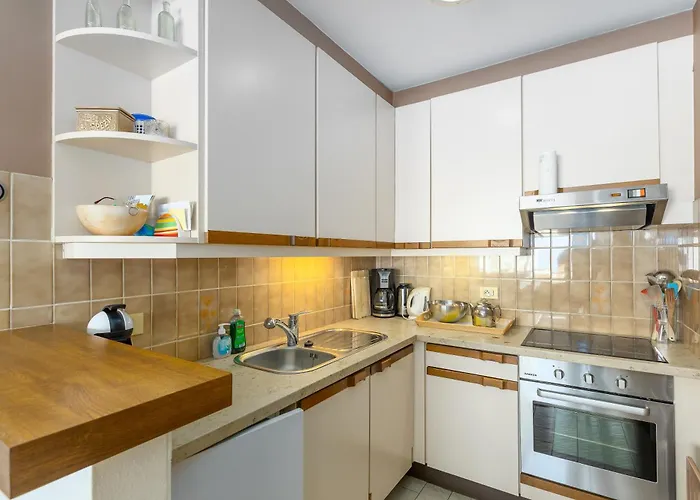 Lecomte - Seaside 168 Apartment *